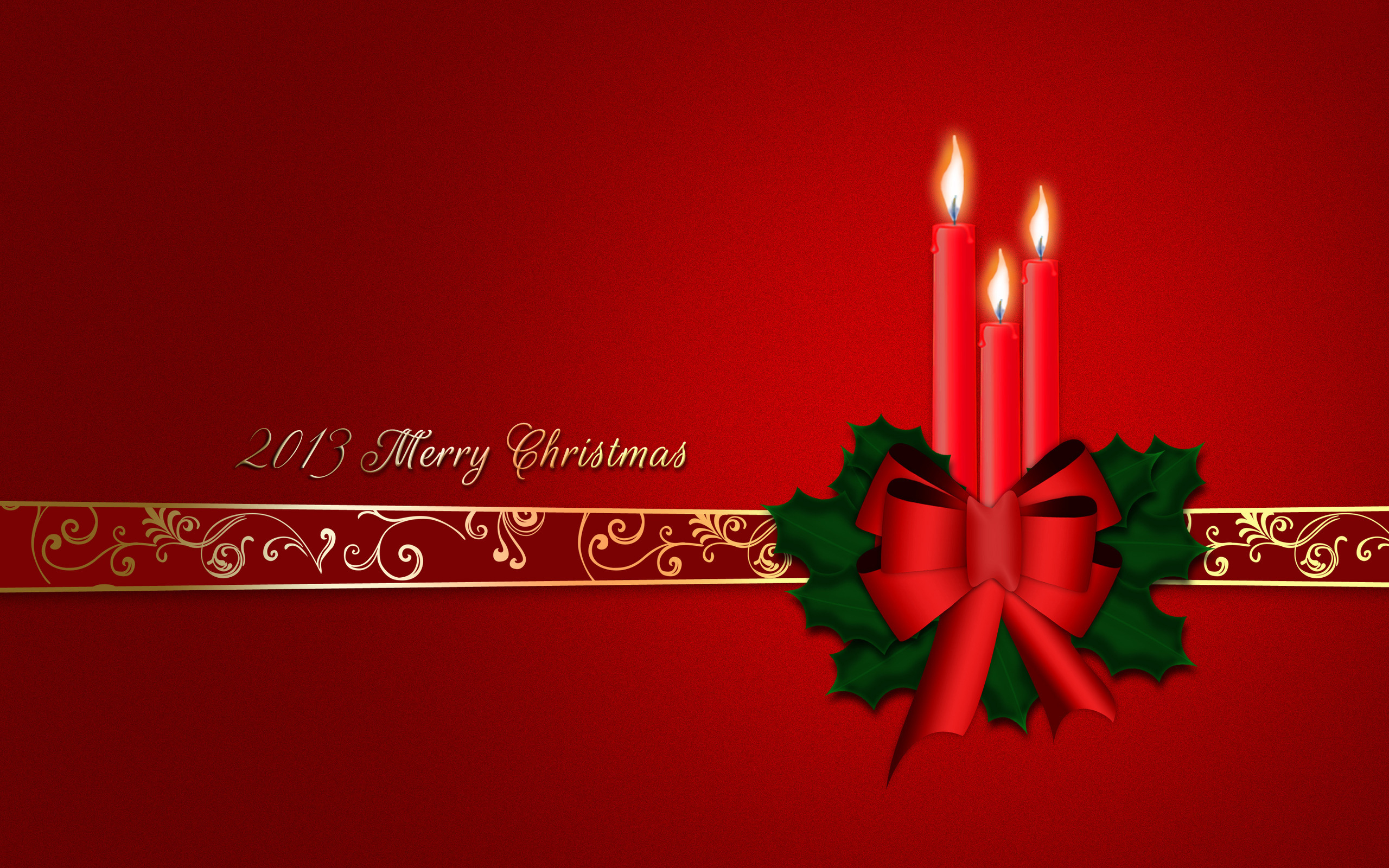 2013 Merry Christmas / Веселого Рождества на красном фоне с золотистой лентой и венком со свечами