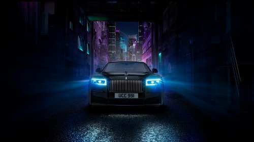 Rolls Royce в ночном городе